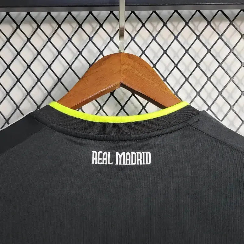 Real Madrid Away Retro Shirt 2010/11 - Men's Fan Shirt Black and Green Long Sleeve