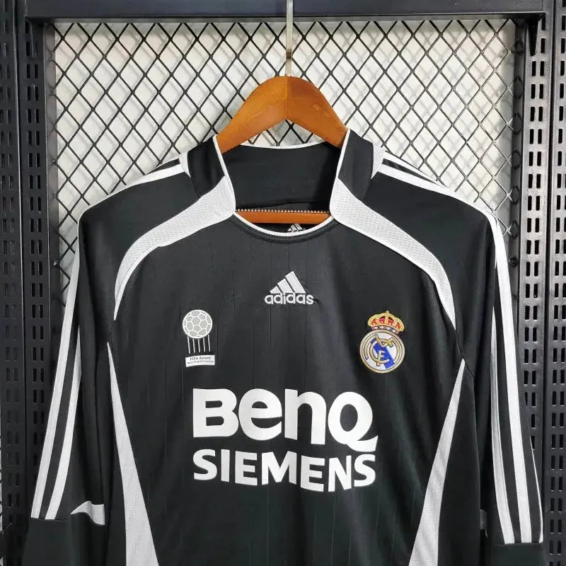 Real Madrid Two Guest Retro 2006/07 Shirt - Men's Fan Black Long Sleeve