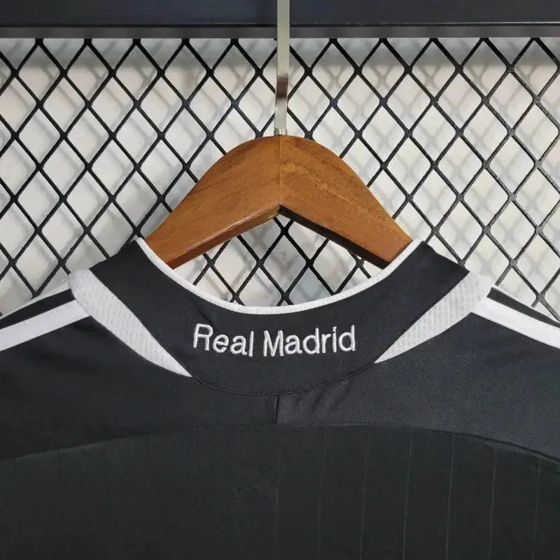 Real Madrid Two Guest Retro 2006/07 Shirt - Men's Fan Black Long Sleeve
