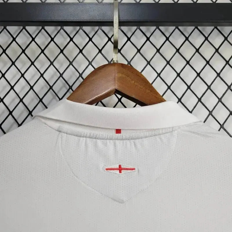 England Retro Home Shirt 2005 - Mens White Fan Shirt