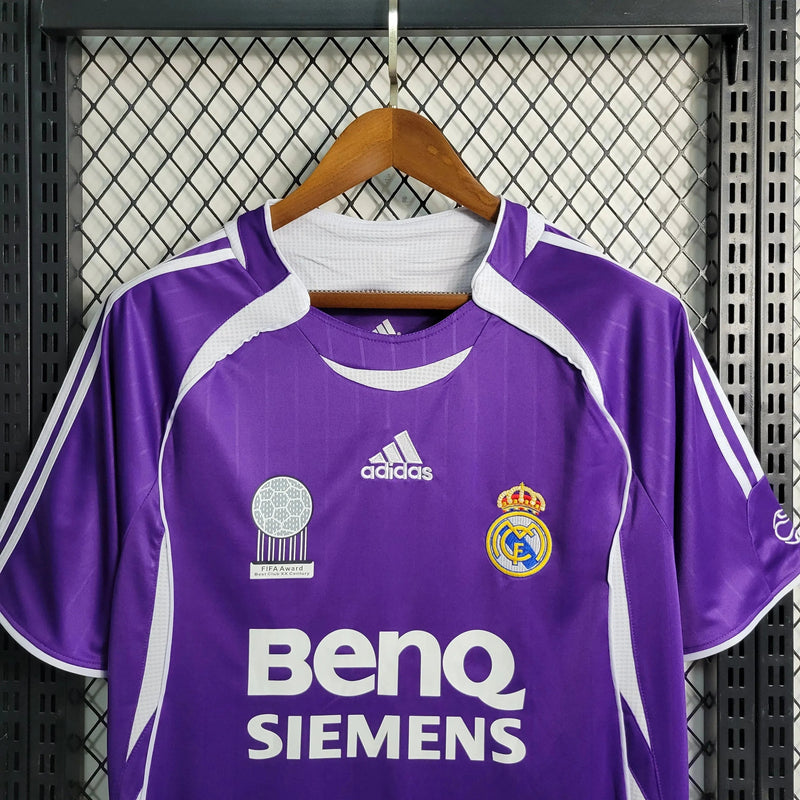 Real Madrid Retro Away Shirt 2006 - Mens Fan Purple