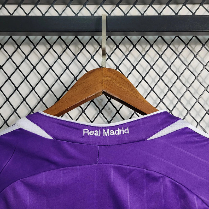 Real Madrid Retro Away Shirt 2006 - Mens Fan Purple