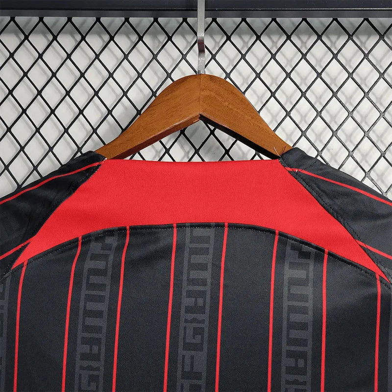 Liverpool x Lebron James 23/24 Shirt - Men's Fan