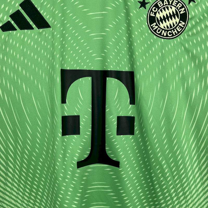 Bayern Munich Goalkeeper Shirt 1 25/26 - Men's Green Fan Shirt