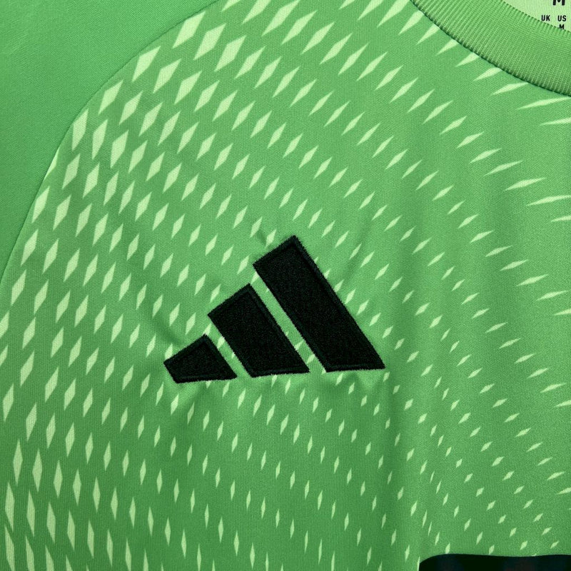 Bayern Munich Goalkeeper Shirt 1 25/26 - Men's Green Fan Shirt