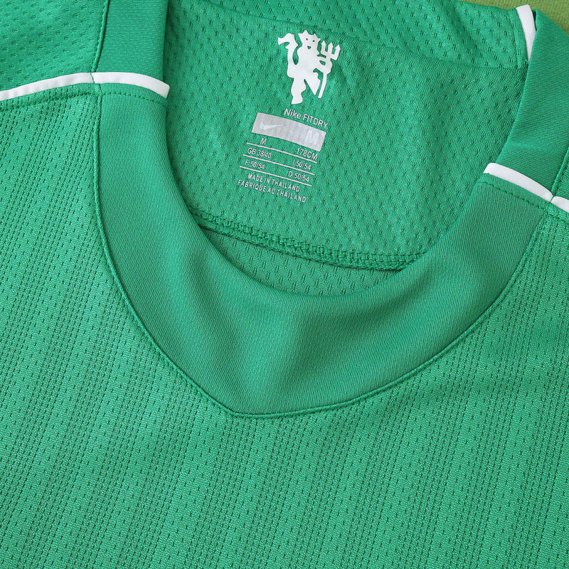 Manchester United Goalkeeper Retro Shirt 2007/08 - Mens Green Fan Shirt