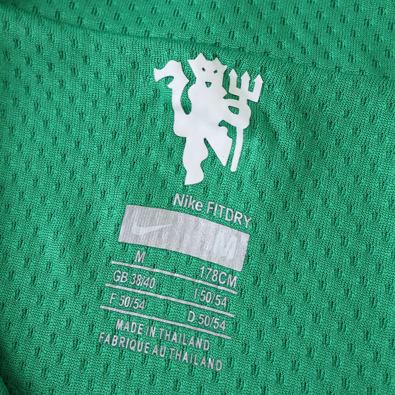Manchester United Goalkeeper Retro Shirt 2007/08 - Mens Green Fan Shirt